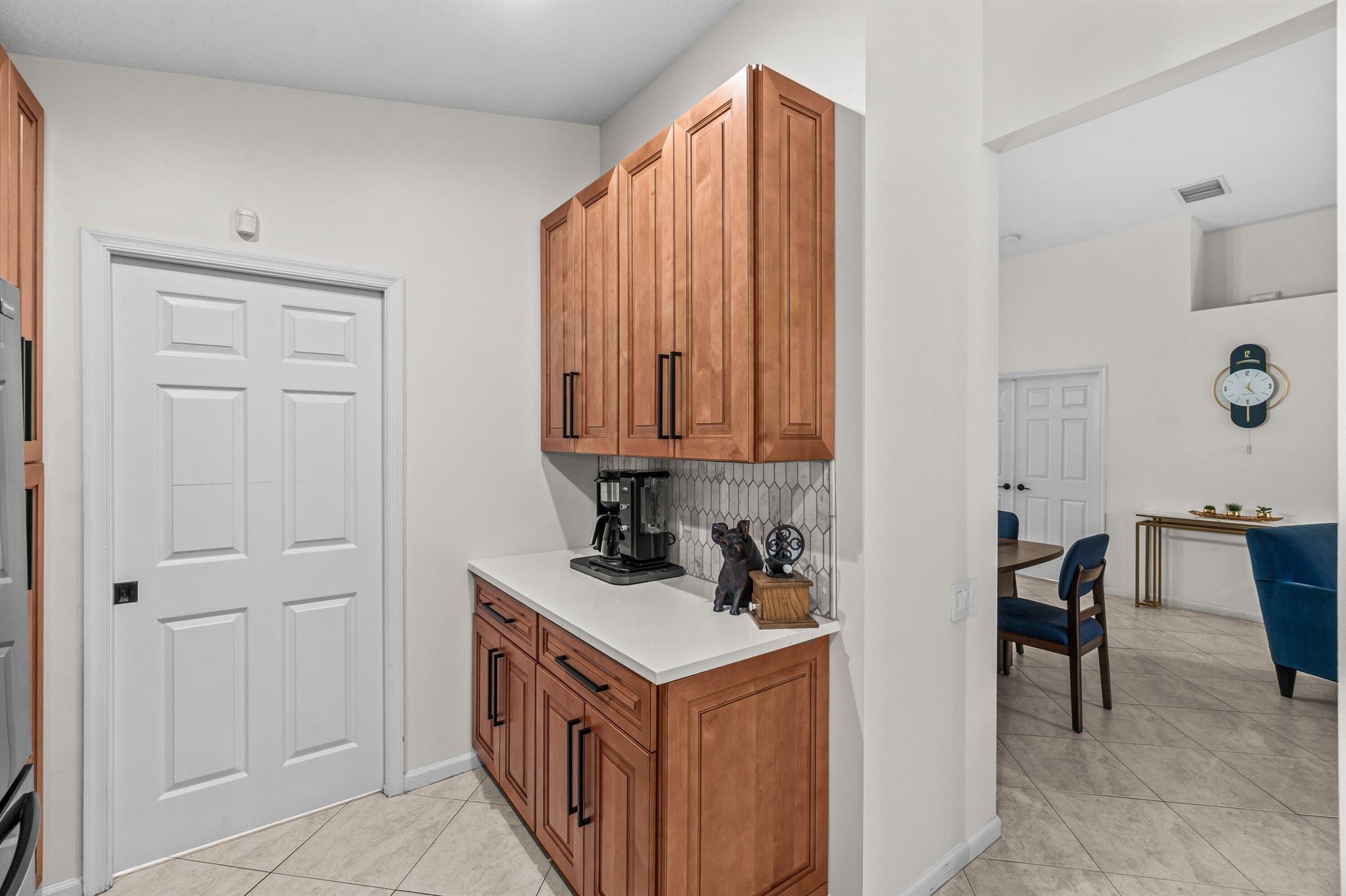 CASCADE LAKES - Residential