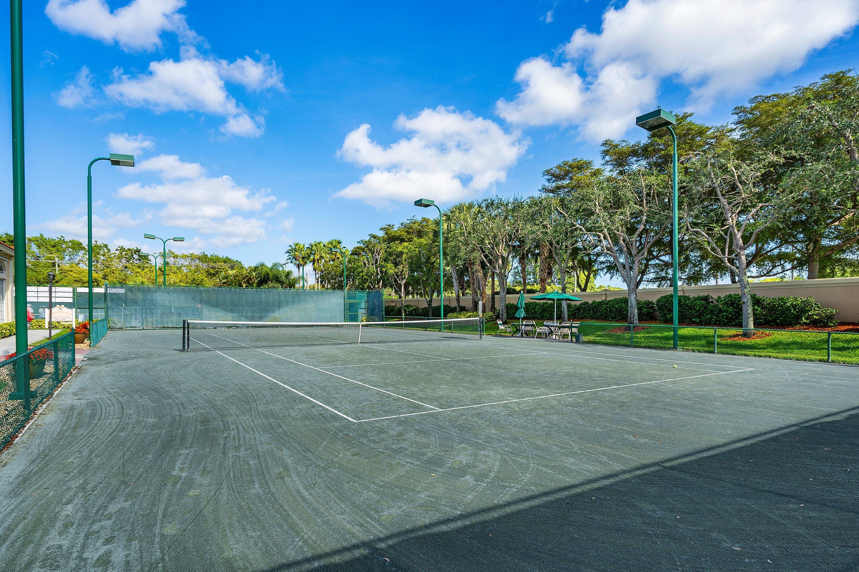 CASCADE LAKES - Residential