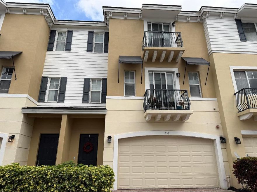 Gorgeous townhouse in Vistazo with excellent landlord! This three-story residence offers abundant storage and a spacious layout, featuring a full-size washer and dryer conveniently located upstairs. Enjoy resort-style community amenities including a pool, fitness center, and play area. Ideally situated just minutes from the beach, Florida Atlantic University, and Lynn University. Truly a standout property—best of the best in the community. Bring your client with confidence! Tenant must be approved by Vistazo HOA.