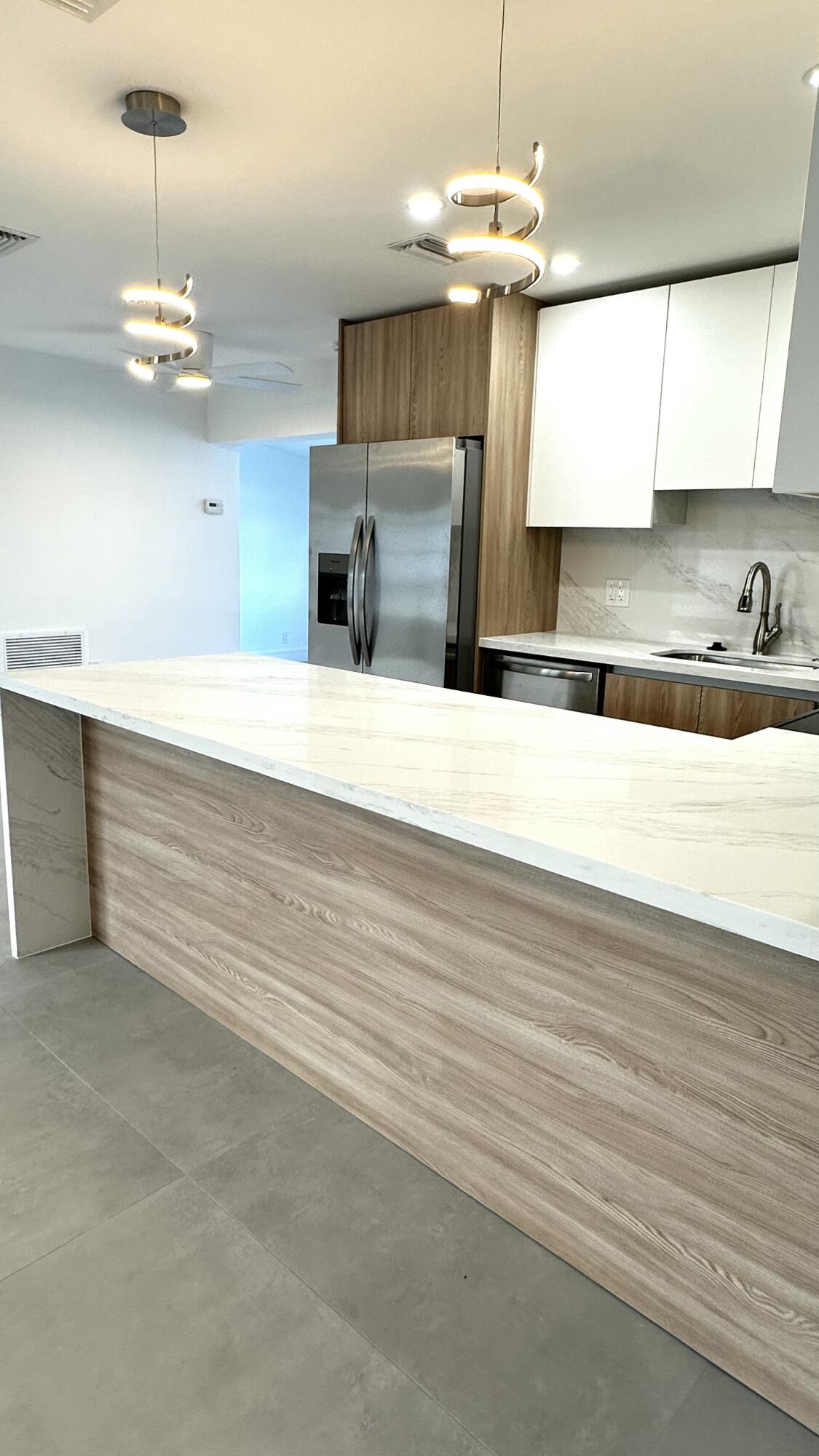 LAKE BELVEDERE ESTATES 3R - Residential Lease