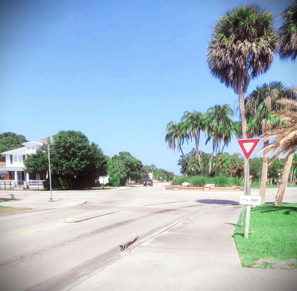 Photo of 1003 Georgia Ave, Fort Pierce, FL 34950 (MLS # R10993233)