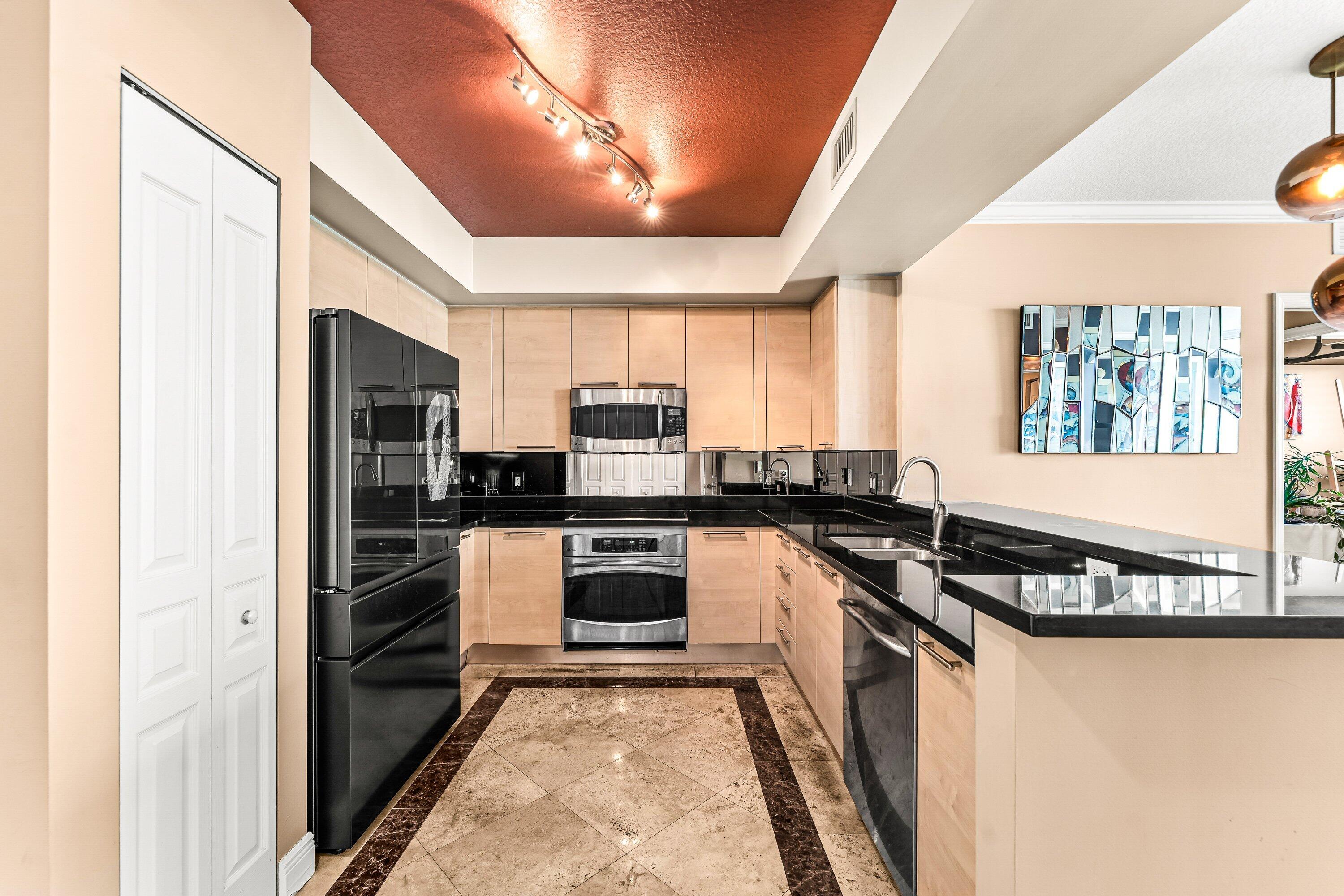 350 LAS OLAS PLACE CONDO - Residential