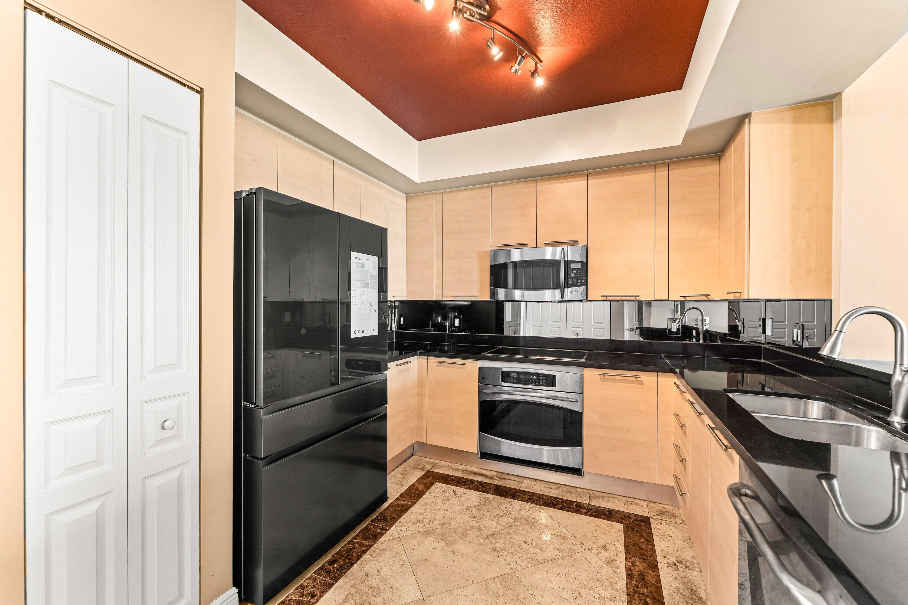 350 LAS OLAS PLACE CONDO - Residential