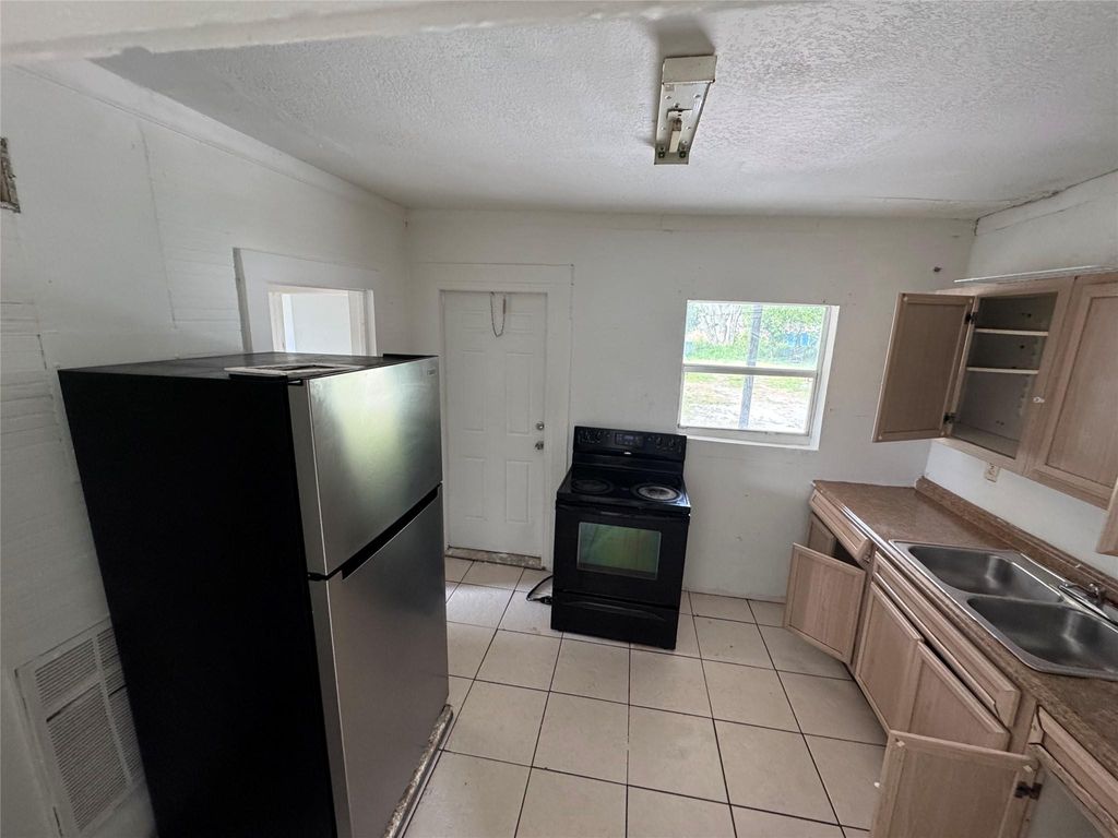 Photo of 201 N 17th Street, Fort Pierce, FL 34950 (MLS # F10491558)