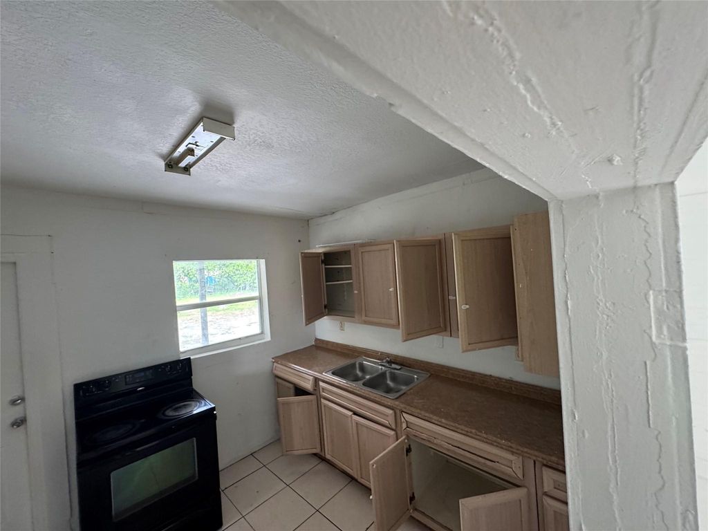 Photo of 201 N 17th Street, Fort Pierce, FL 34950 (MLS # F10491558)