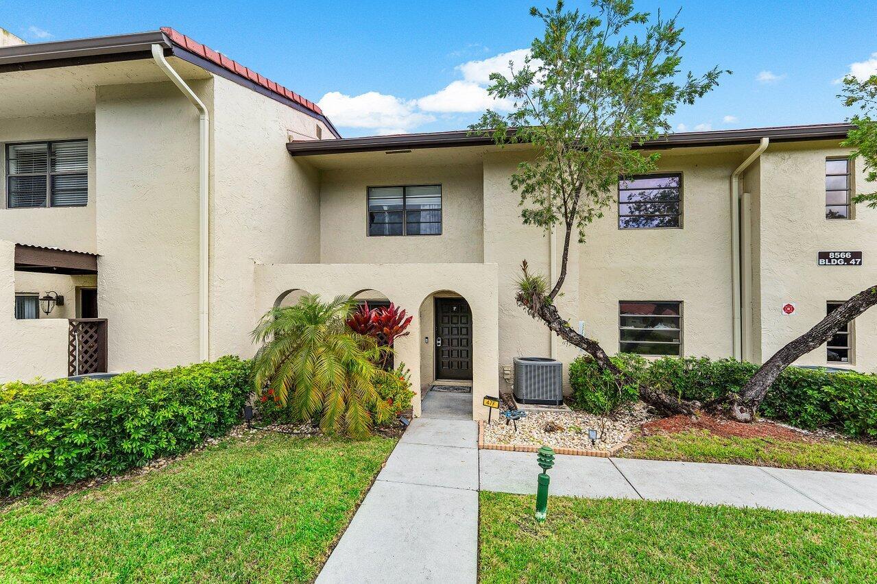 8566 Casa Del Lago 47 F
