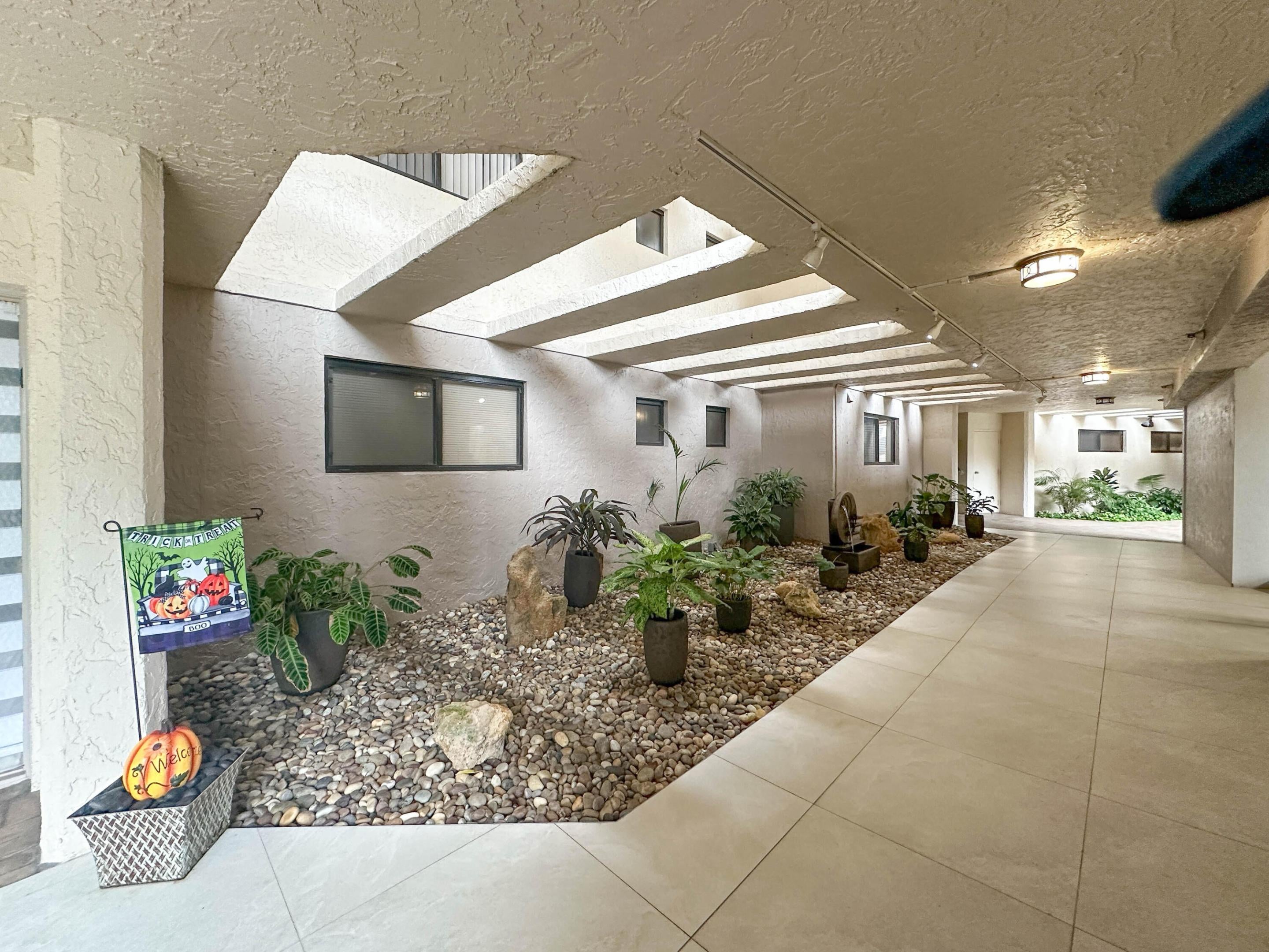 5301 FOUNTAINS Drive S 501