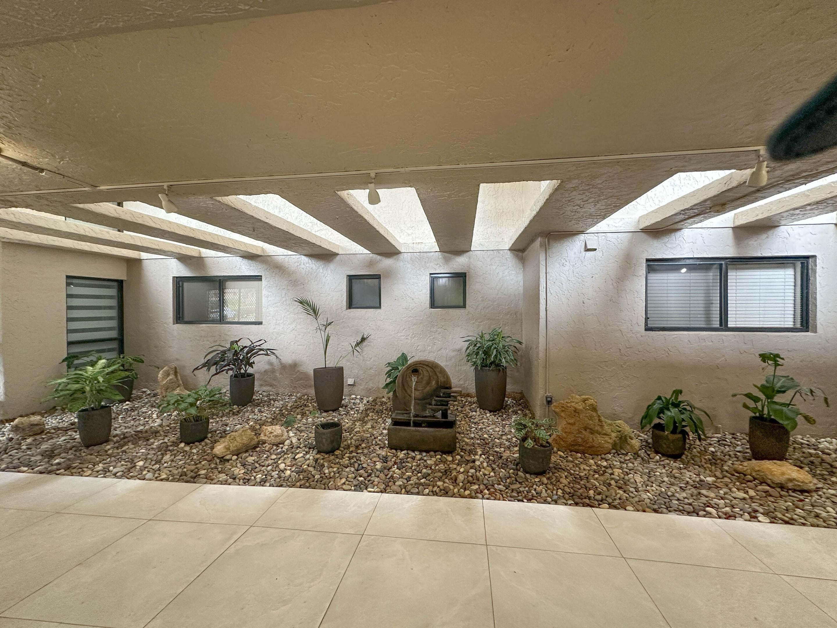 5301 FOUNTAINS Drive S 501