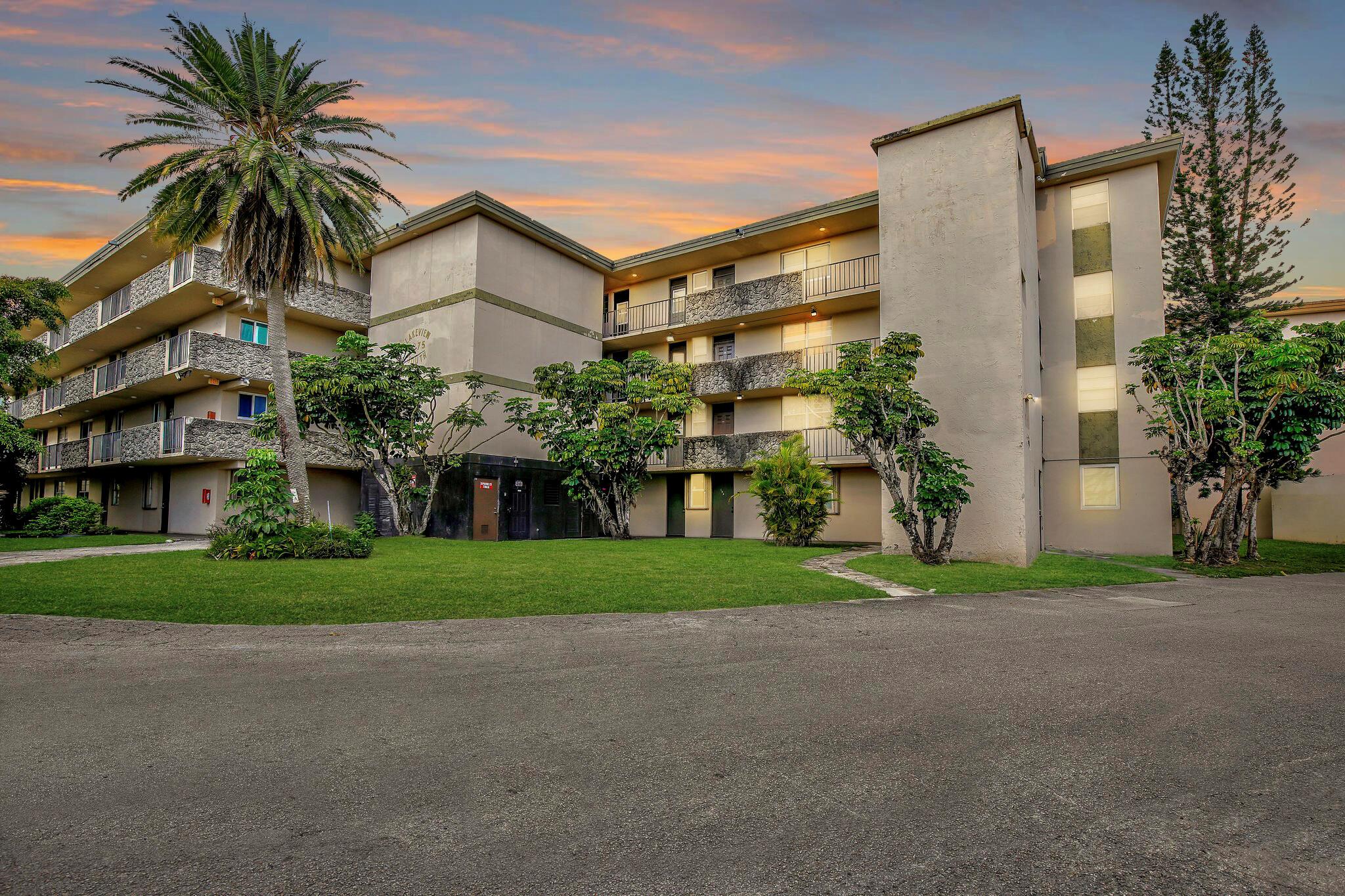 5275 NW 10th Court 405
