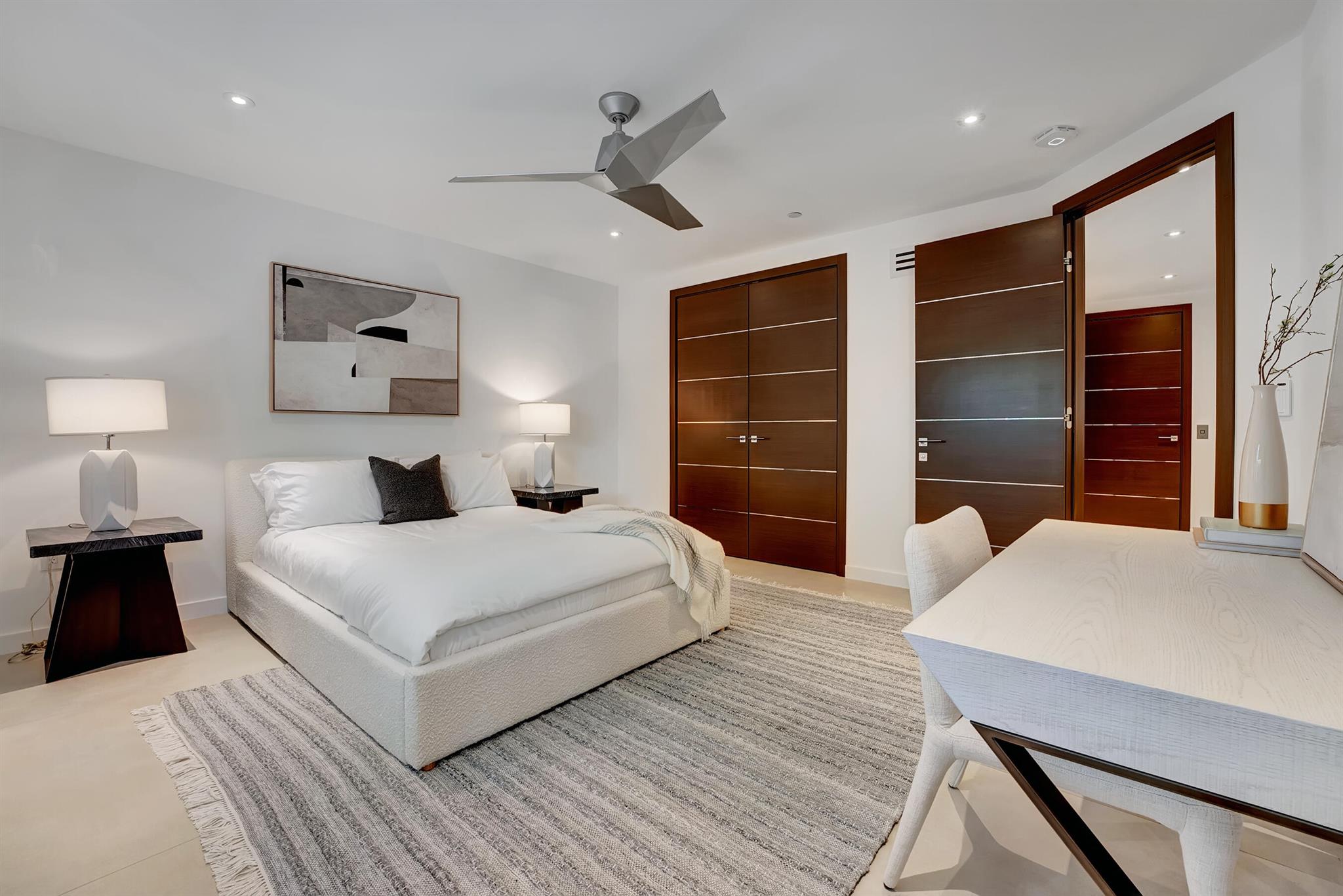 FIFTH AVENUE PLACE - Residential