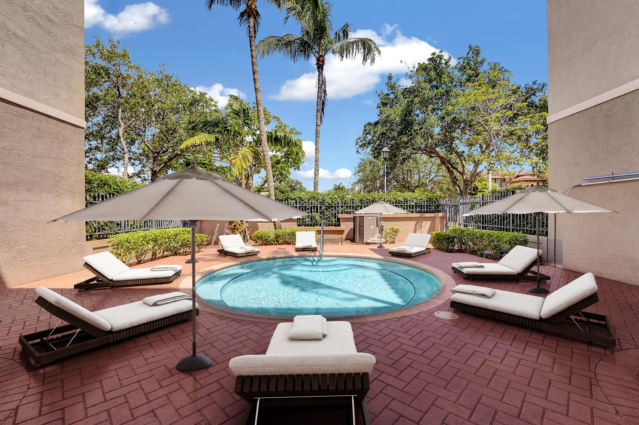 FIFTH AVENUE PLACE - Residential