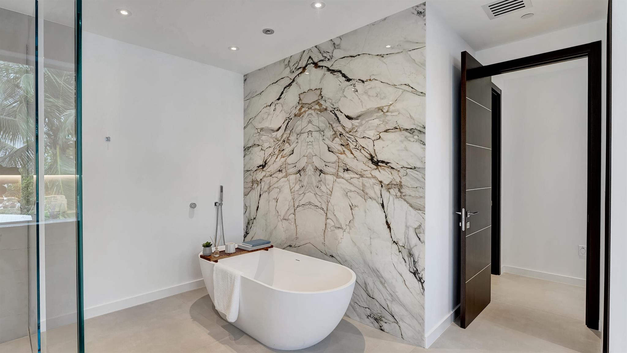 FIFTH AVENUE PLACE - Residential