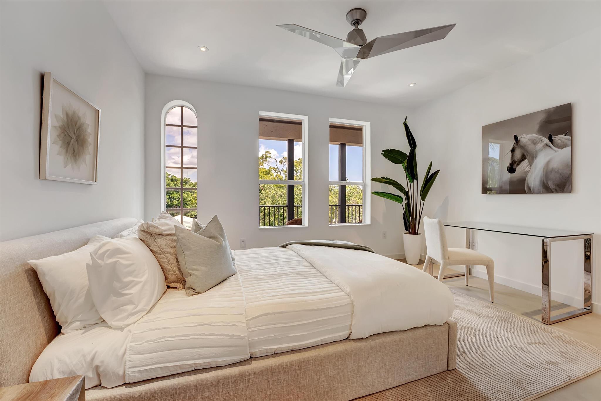 FIFTH AVENUE PLACE - Residential