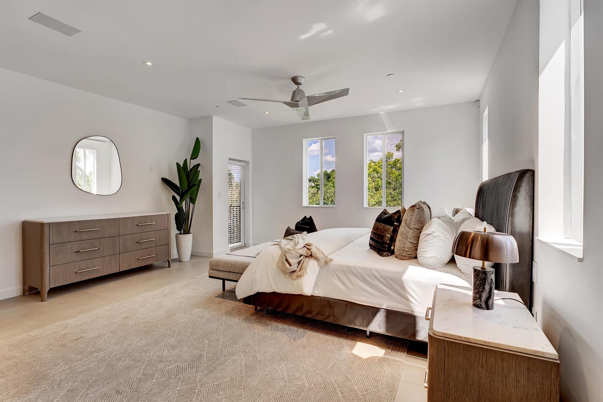 FIFTH AVENUE PLACE - Residential