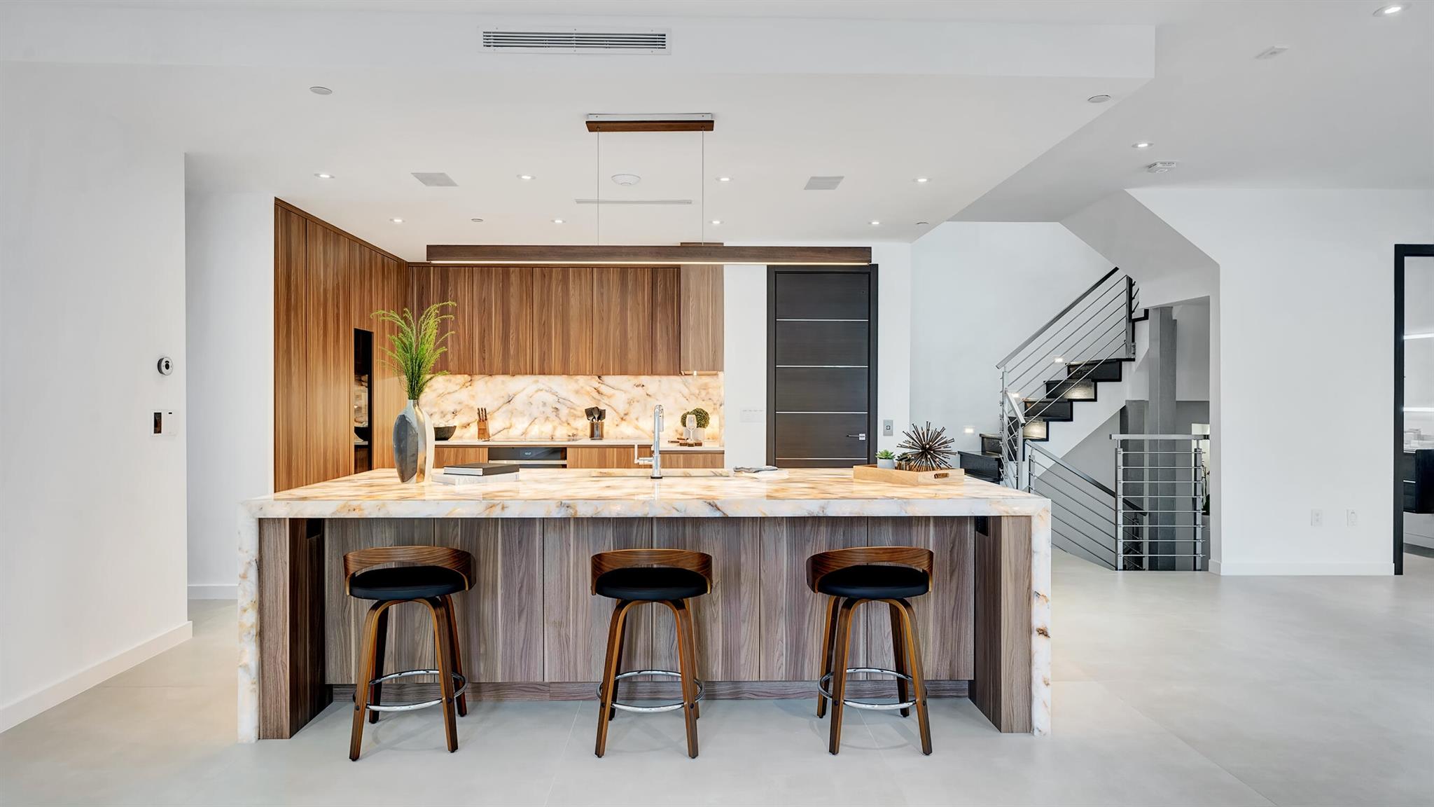 FIFTH AVENUE PLACE - Residential