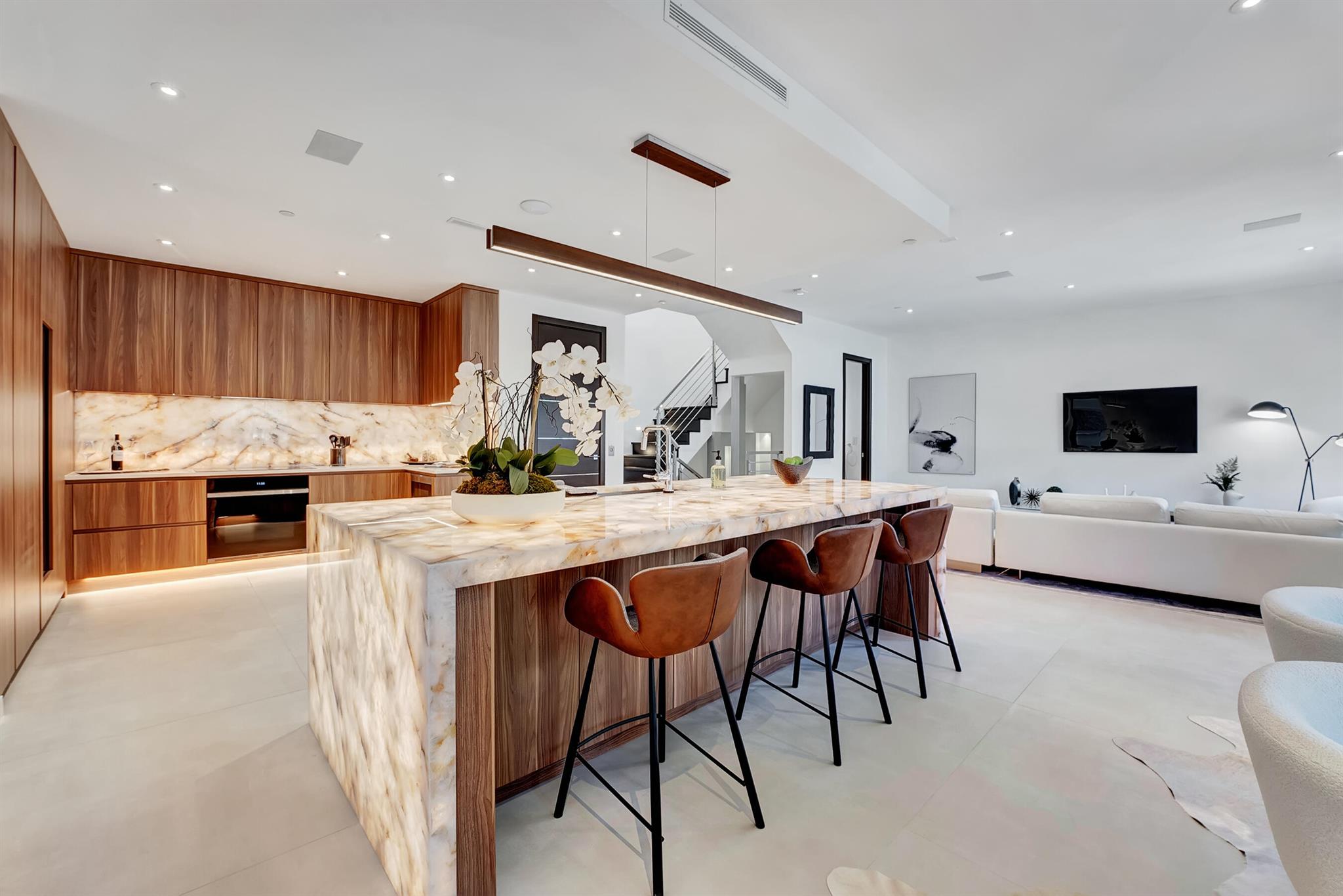 FIFTH AVENUE PLACE - Residential