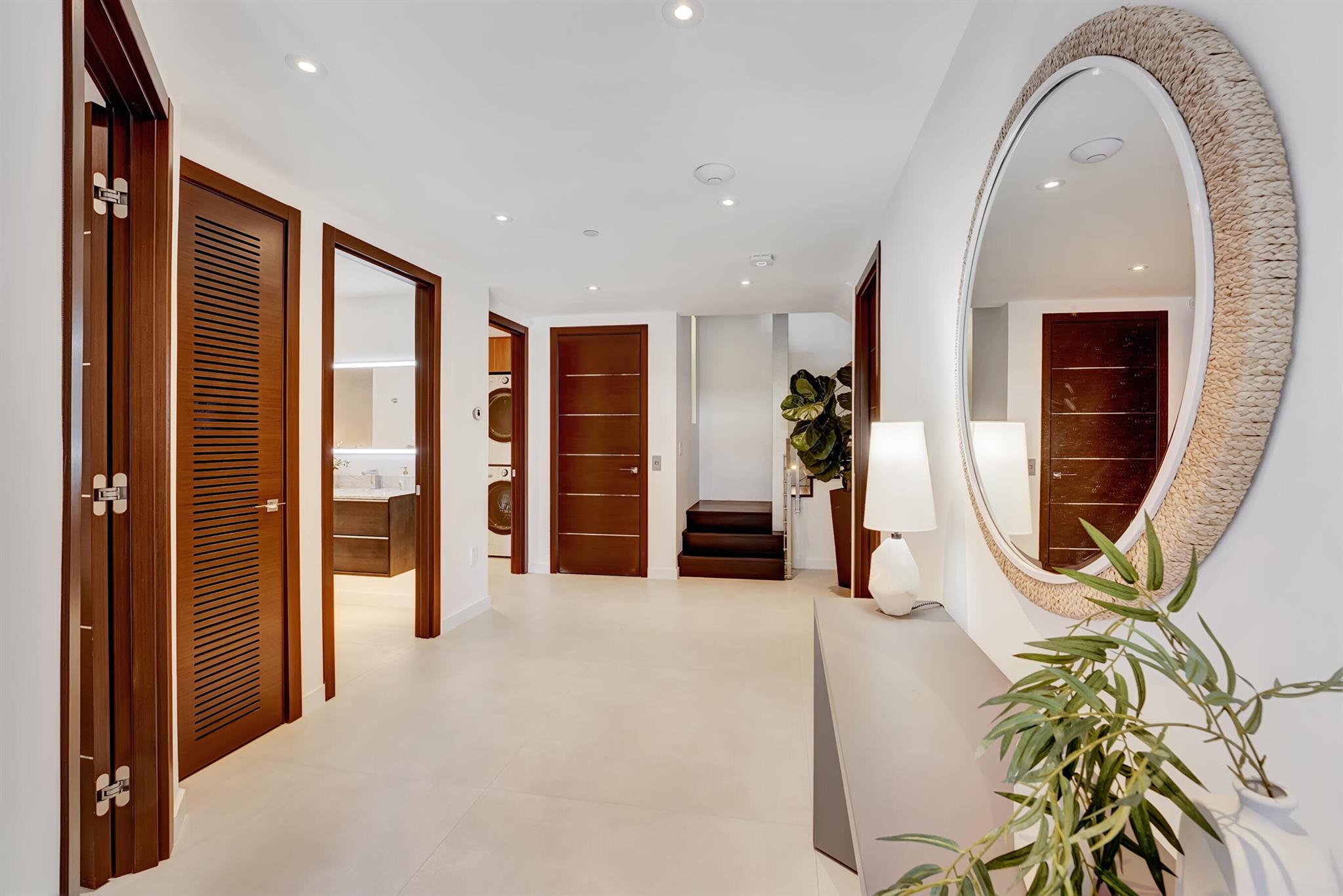 FIFTH AVENUE PLACE - Residential