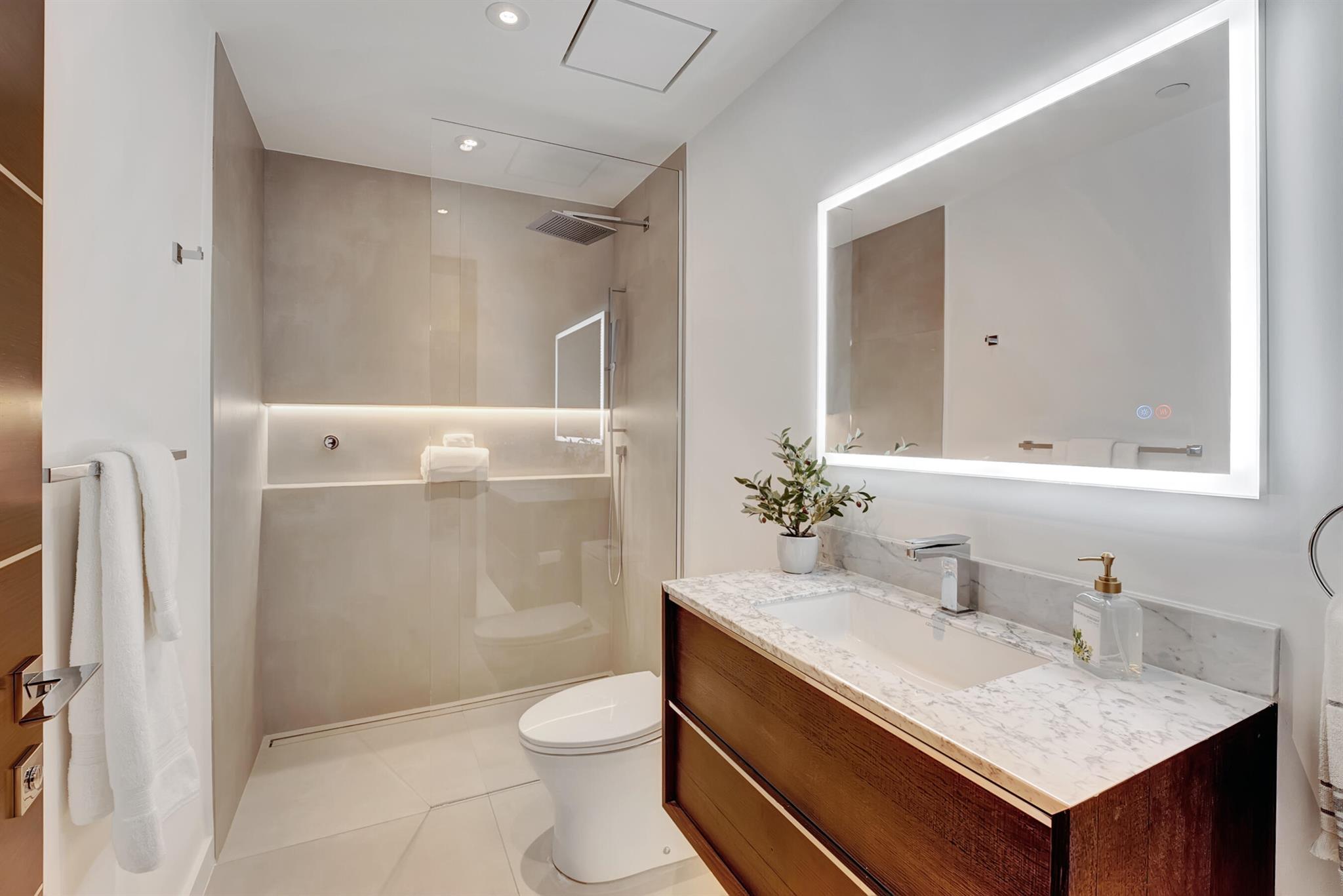 FIFTH AVENUE PLACE - Residential