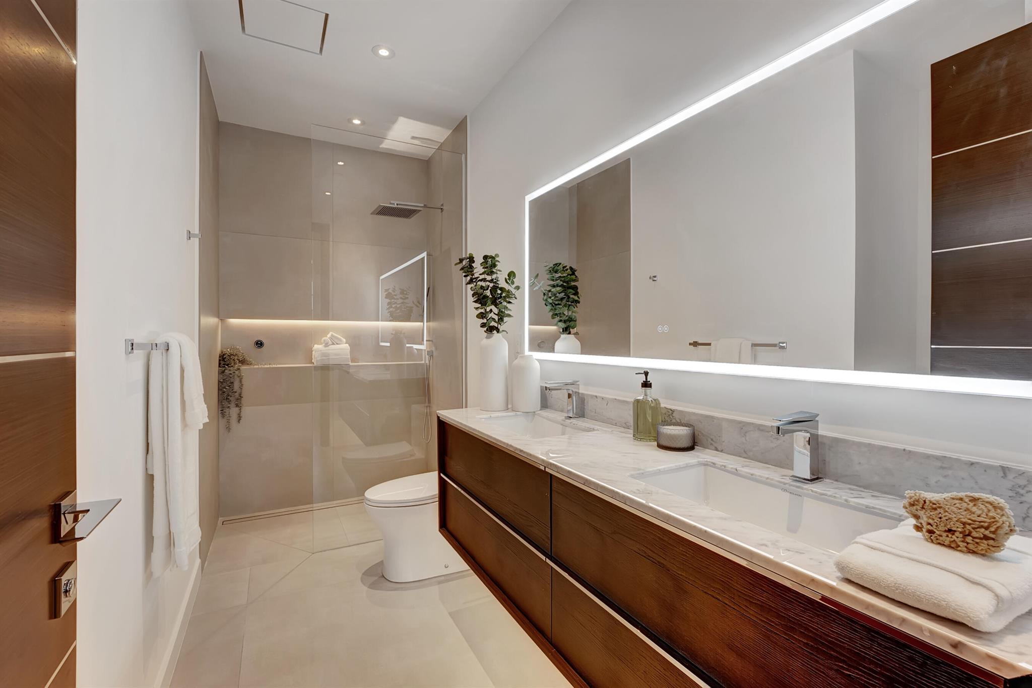 FIFTH AVENUE PLACE - Residential