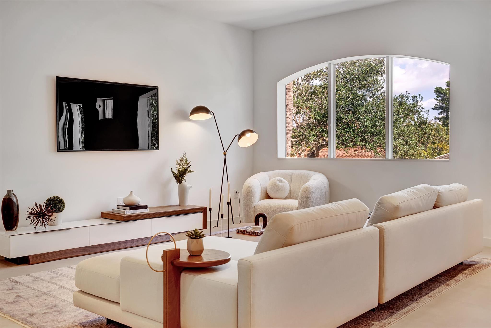 FIFTH AVENUE PLACE - Residential