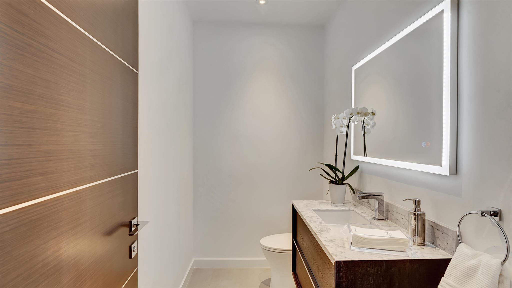 FIFTH AVENUE PLACE - Residential