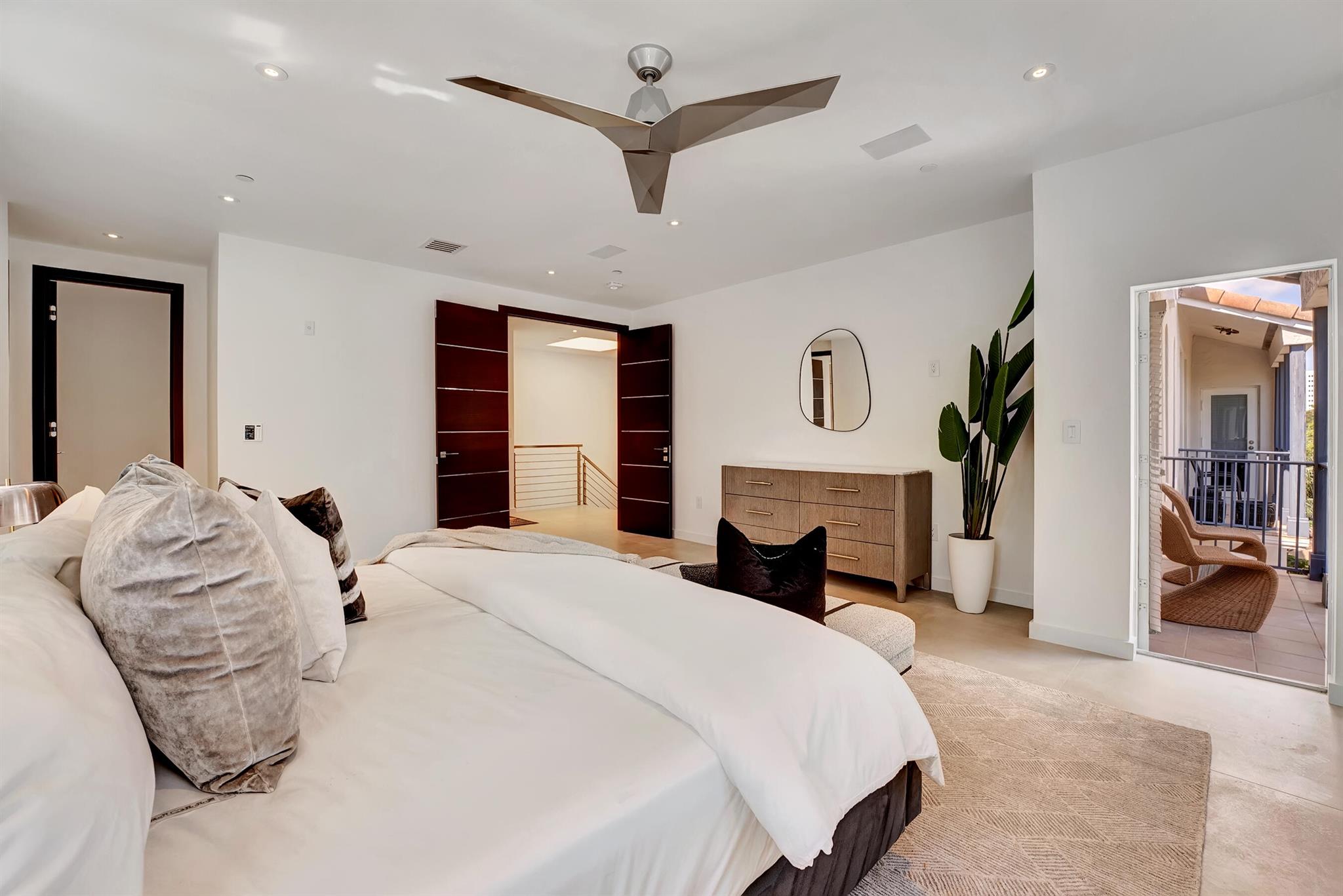 FIFTH AVENUE PLACE - Residential