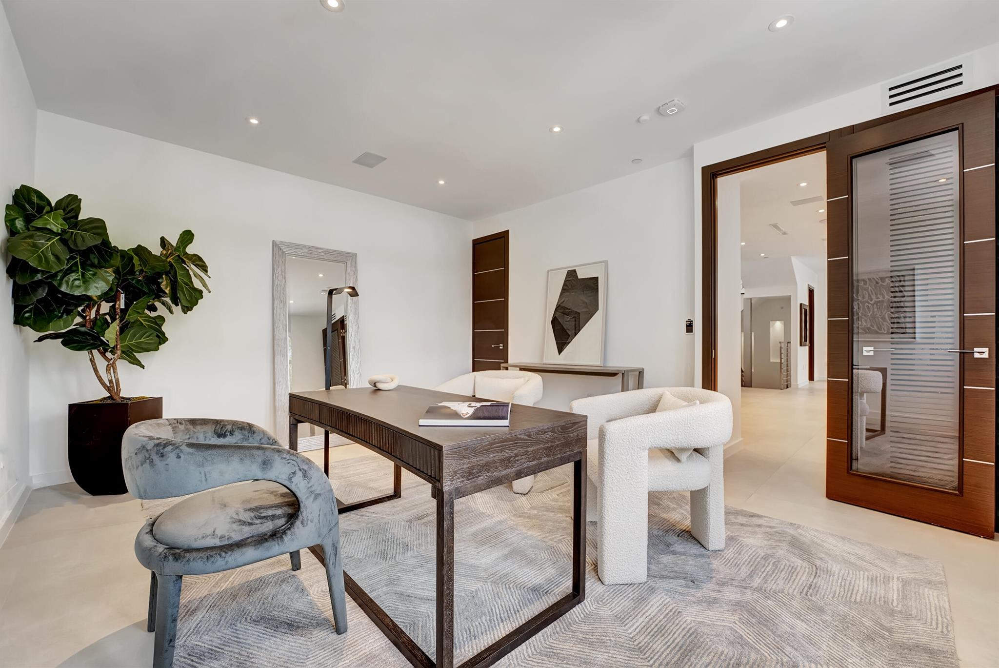 FIFTH AVENUE PLACE - Residential