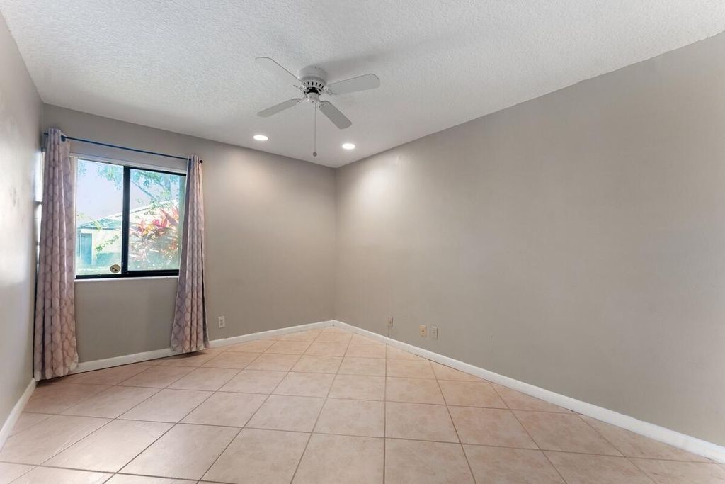 Photo of 9272 Chelsea Drive S, Plantation, FL 33324 (MLS # B26007508)