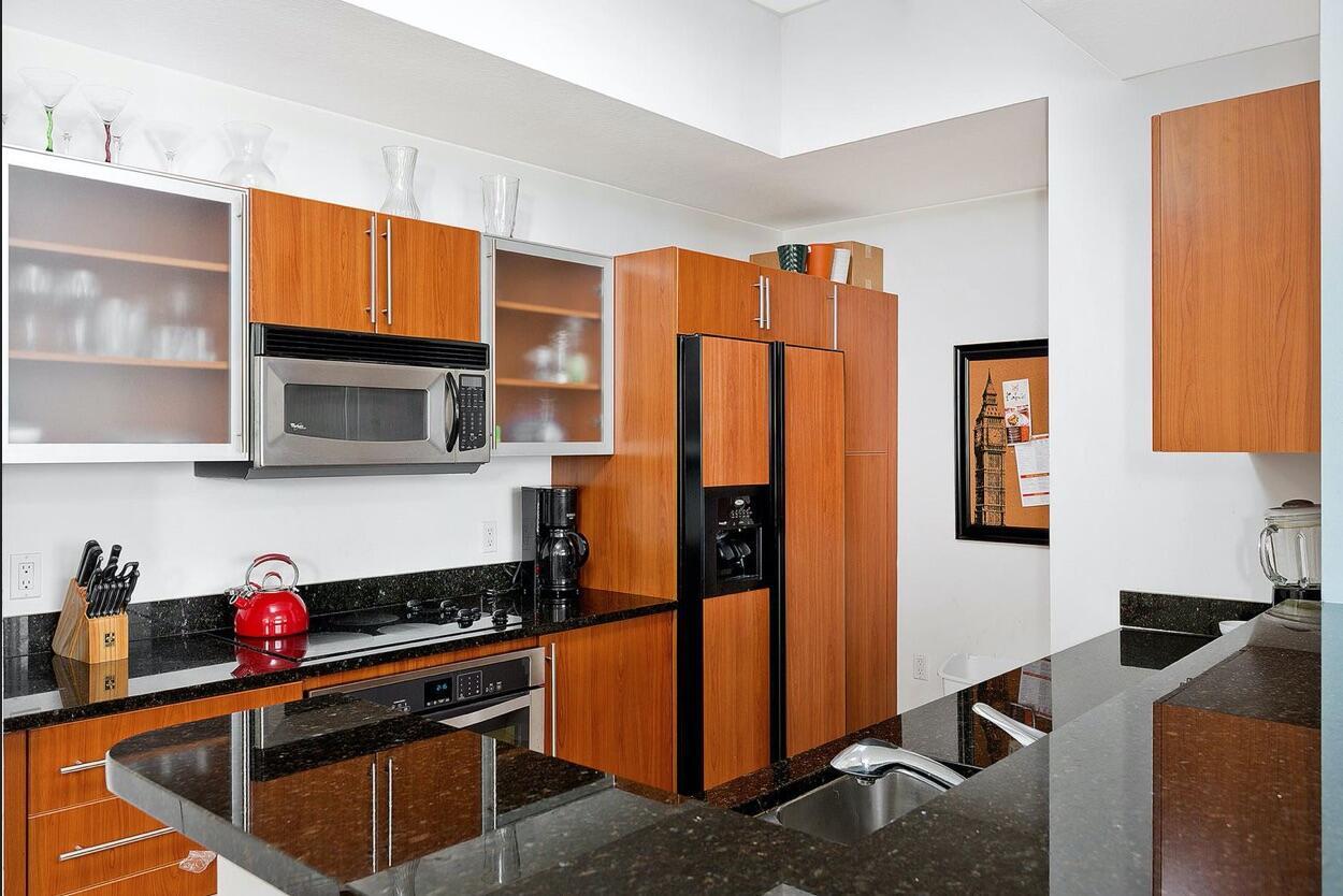 1551 N Flagler Dr Unit Drive Uph 2 (annual Or Seasonal