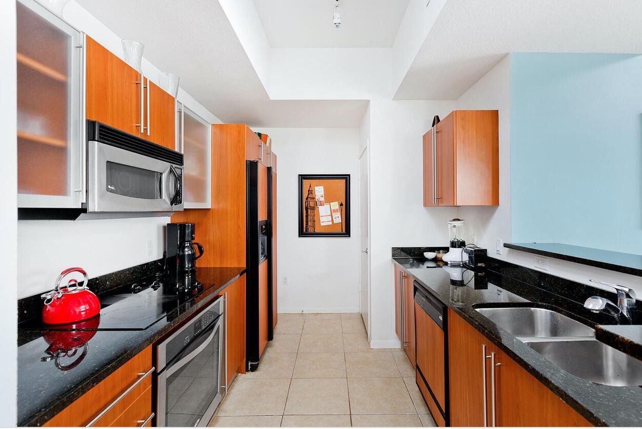 1551 N Flagler Dr Unit Drive Uph 2 (annual Or Seasonal