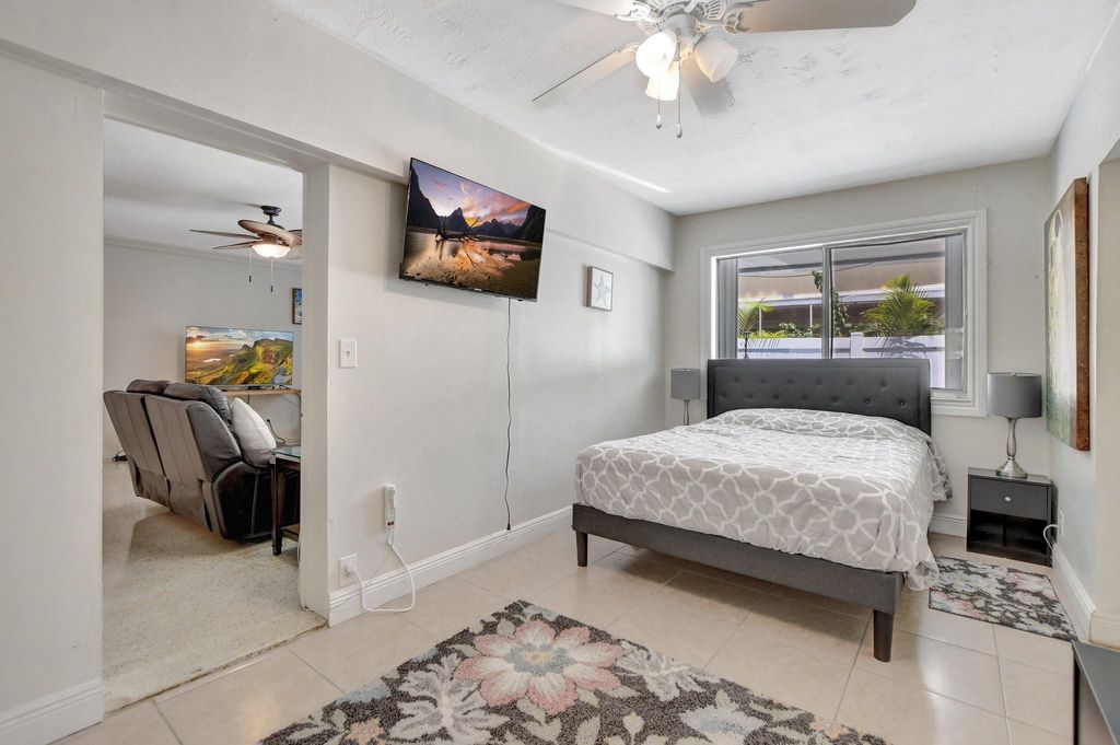 Photo of 1938 NE 7th St #4, Deerfield Beach, FL 33441 (MLS # F10506617)