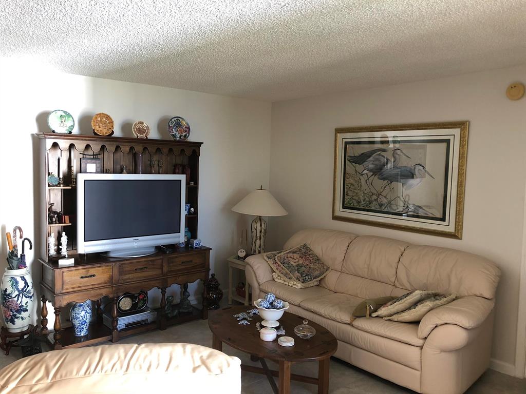 PHOENIX TOWERS CONDO - Residential Lease