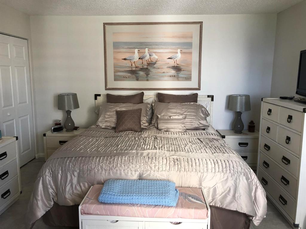 PHOENIX TOWERS CONDO - Residential Lease