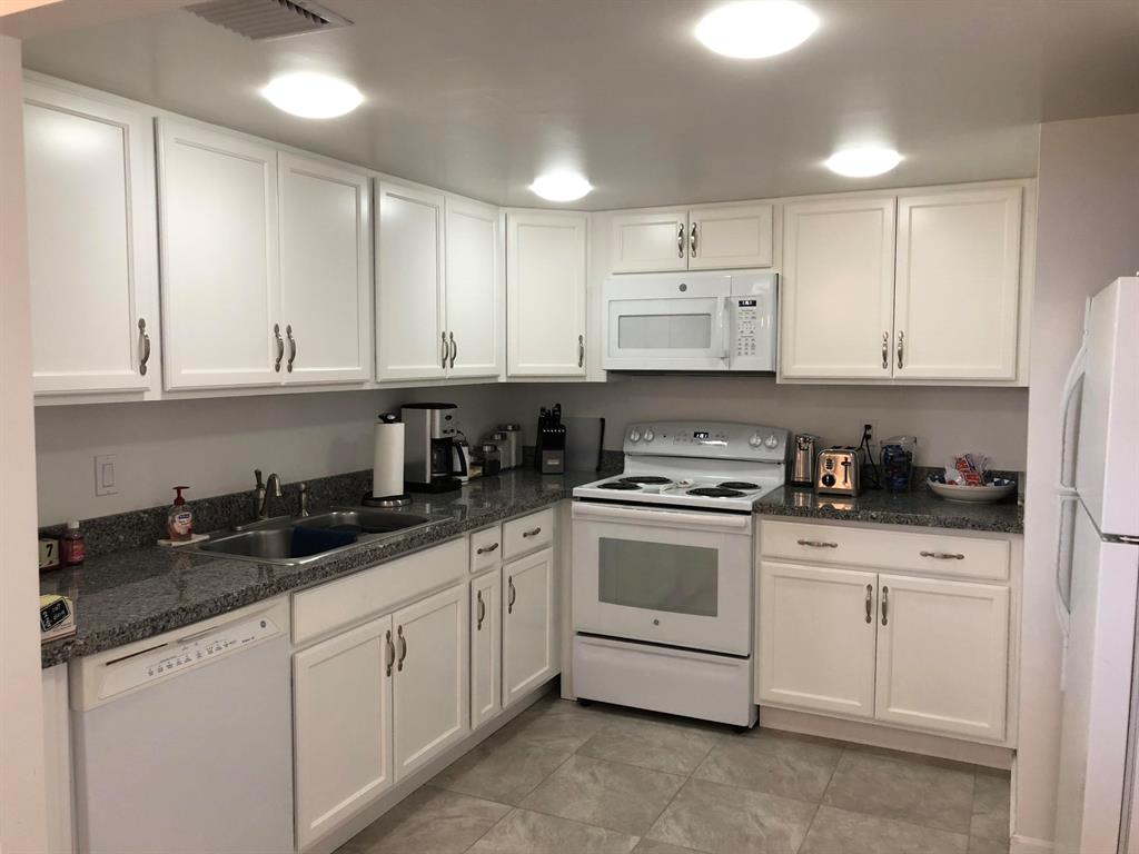 PHOENIX TOWERS CONDO - Residential Lease