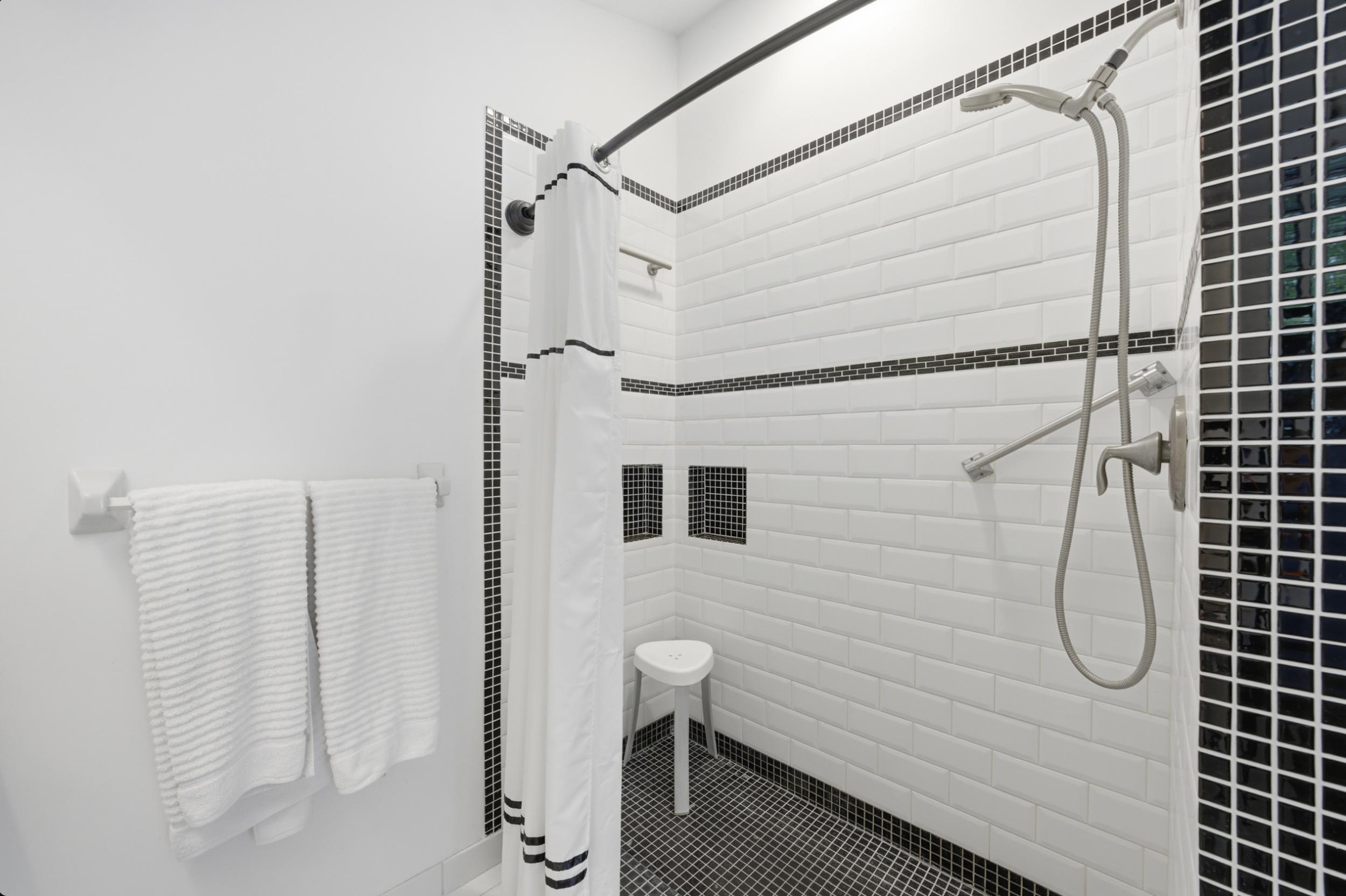 SHORES 1 - Residential