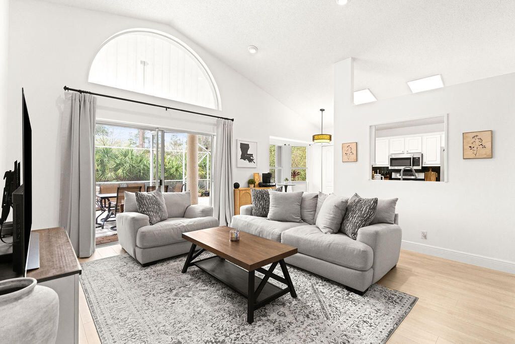 Photo of 447 Woodview Circle, Palm Beach Gardens, FL 33418 (MLS # R11166628)