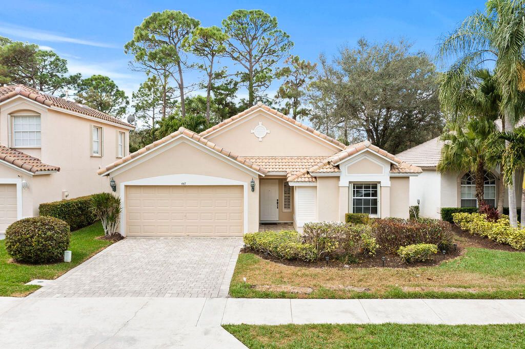 Photo of 447 Woodview Circle, Palm Beach Gardens, FL 33418 (MLS # R11166628)