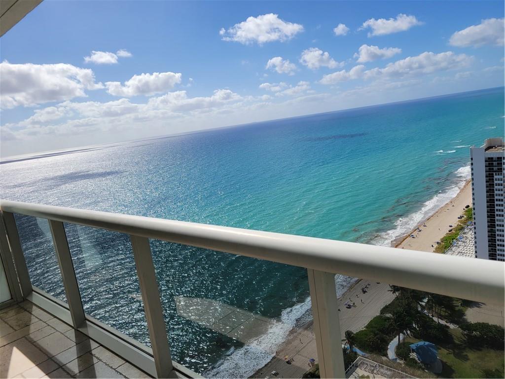 Available Sept 25, 2025-DEc 31 2025. Fully furnished studio plus den. Perfect for 1 or 2 people. This high floor condo offers great ocean and intracoastal views. Rent includes basic cable & internet, hot water, 1 assigned parking and free valet for the 2nd car. Resort style pools, 50k sq. ft. gym and spa, poolside restaurant & more. Enjoy the luxurious Beach Club lifestyle. Owner requests no pets.