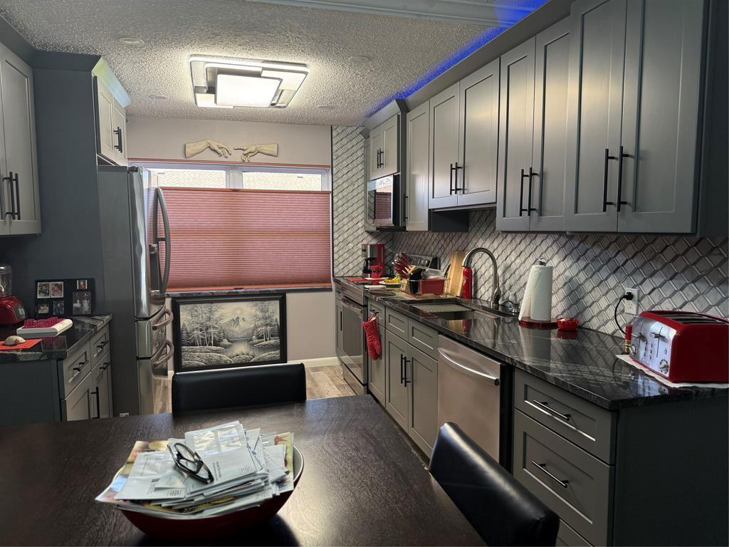 PALM ROYAL APARTMENTS - Residential