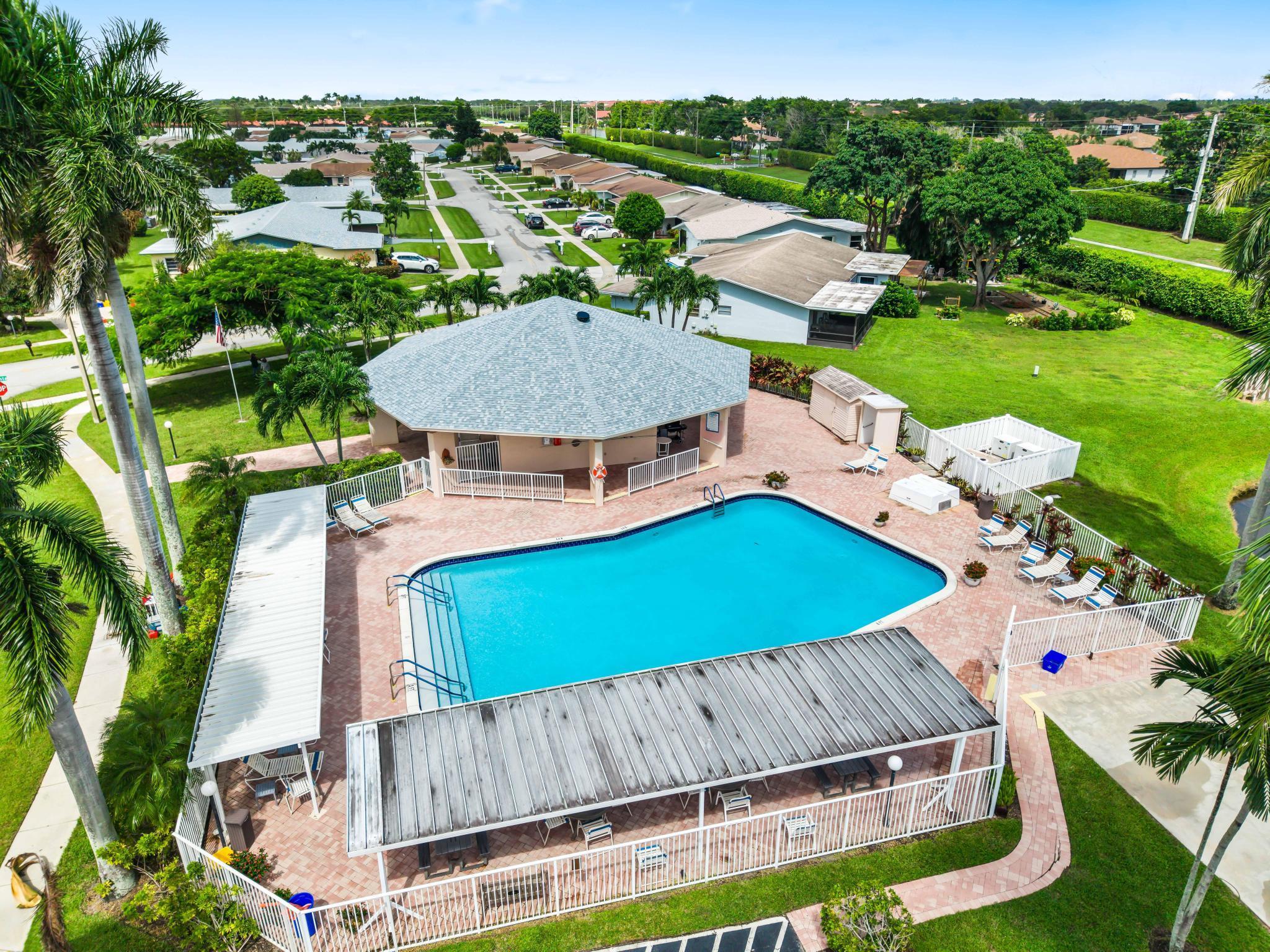 DELRAY VILLAS 2 - Residential