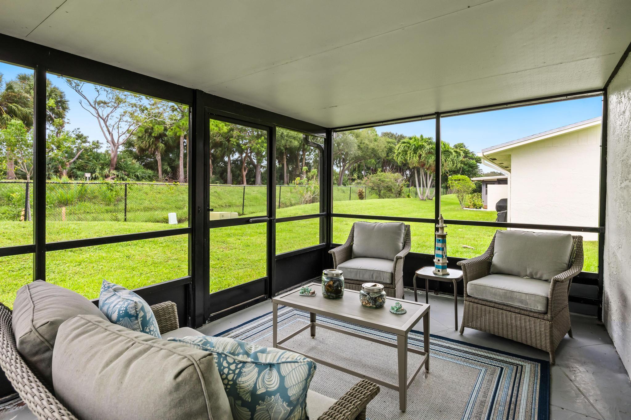 DELRAY VILLAS 2 - Residential