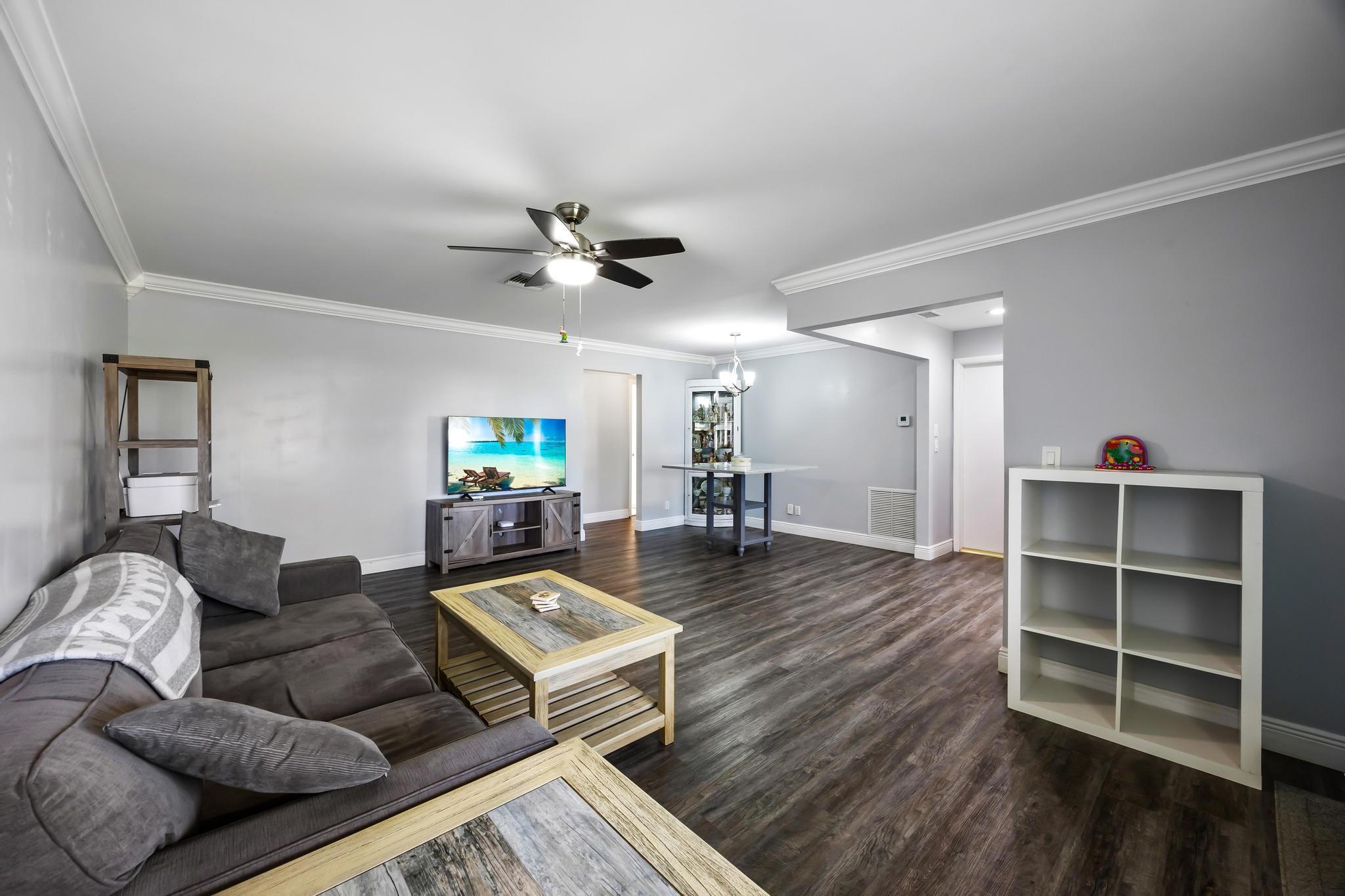 DELRAY VILLAS 2 - Residential