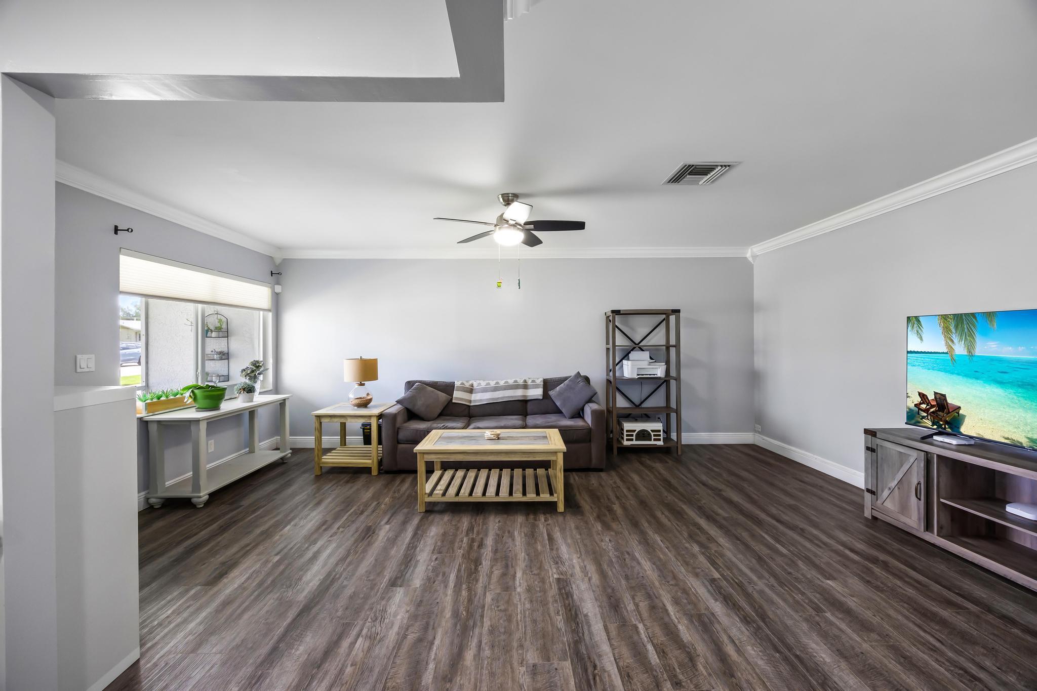 DELRAY VILLAS 2 - Residential