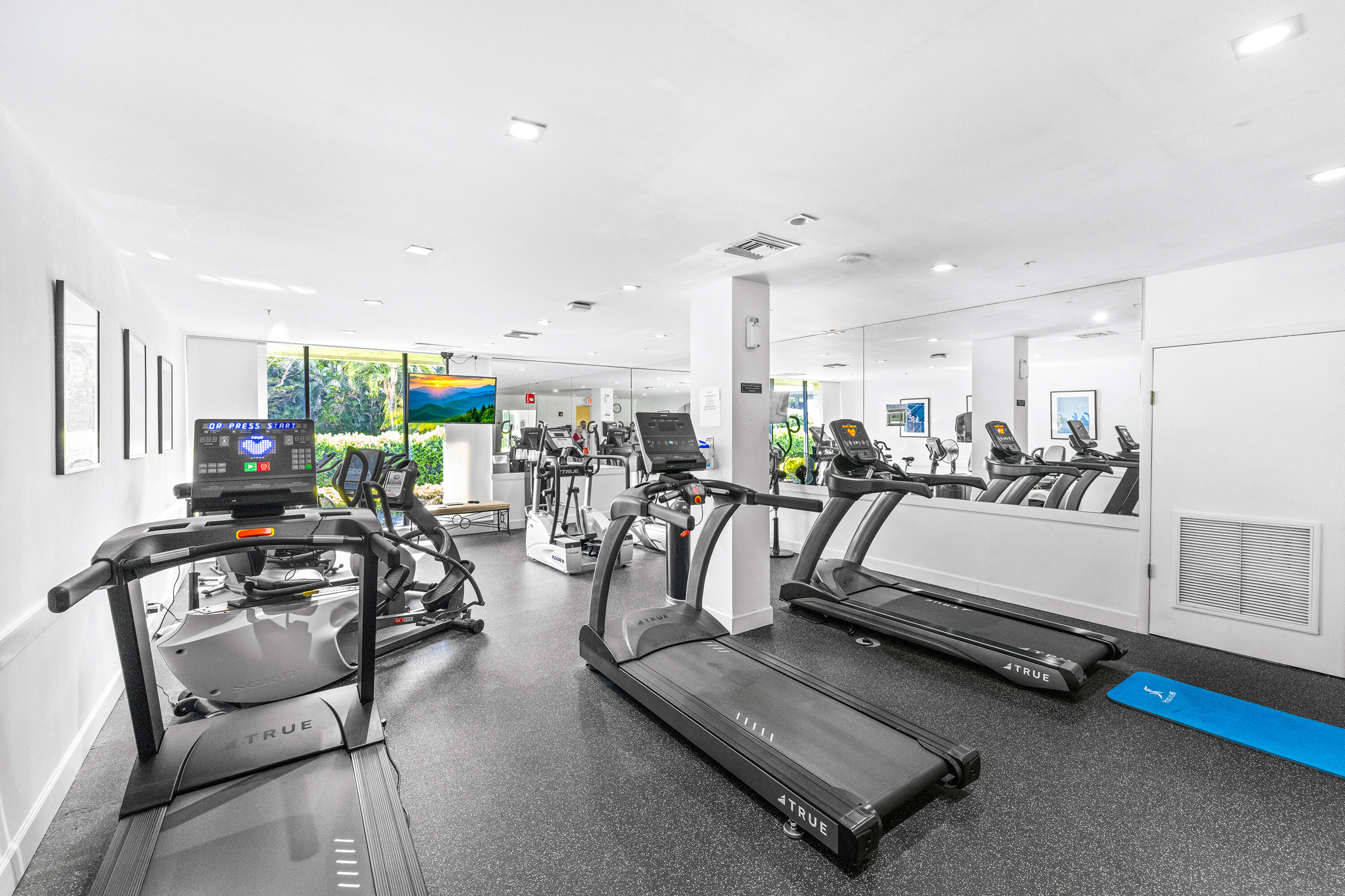 REGENCY HIGHLAND CLUB CONDO - Residential