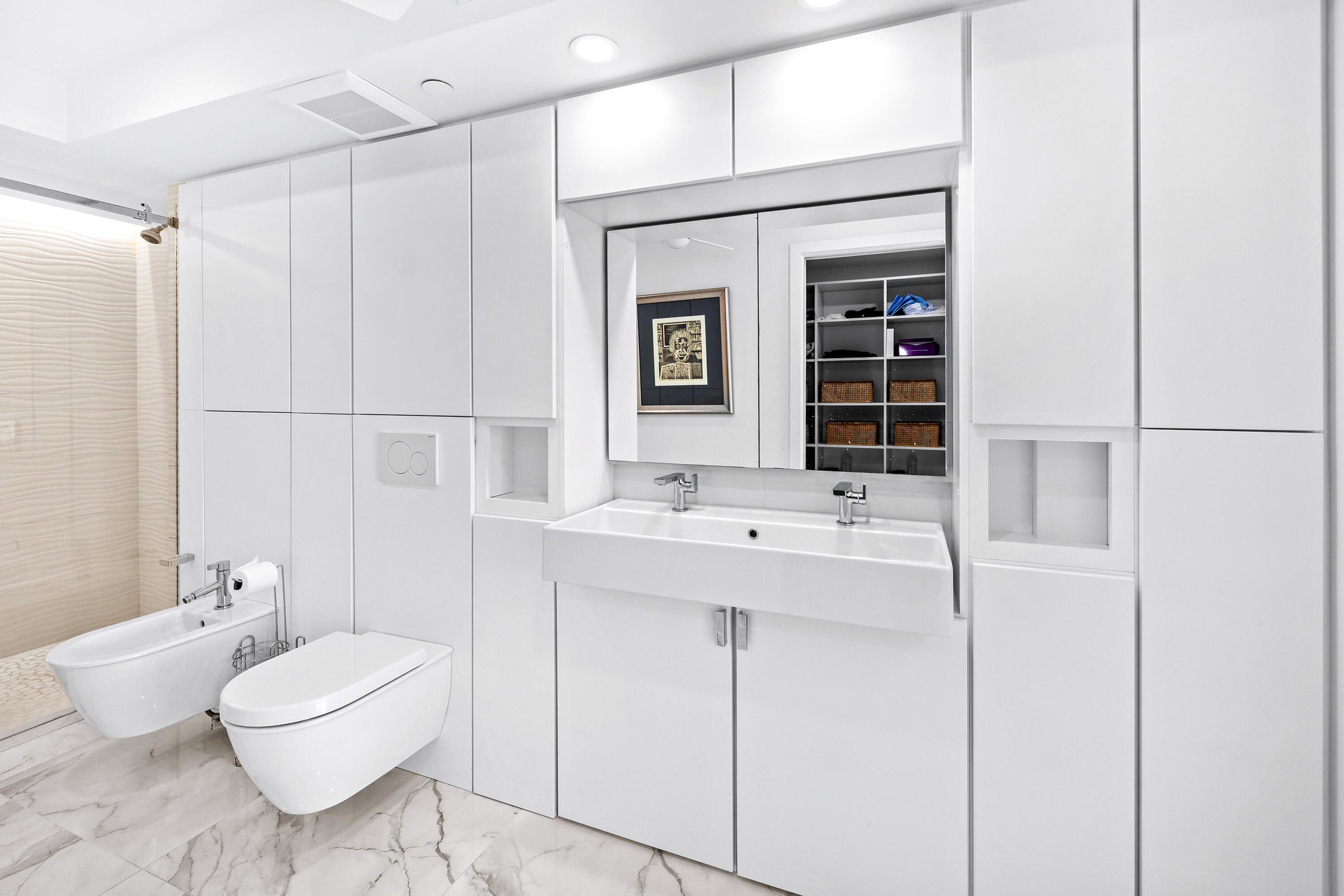 REGENCY HIGHLAND CLUB CONDO - Residential