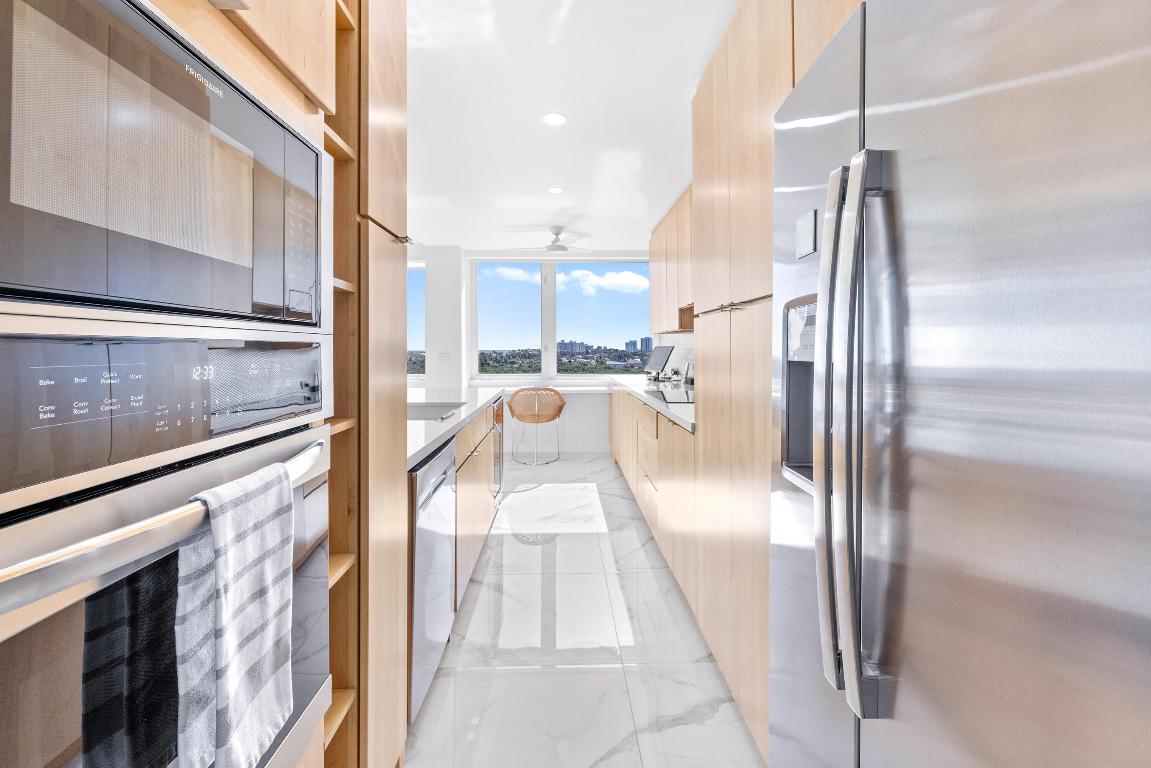 3912 S Ocean Boulevard 806