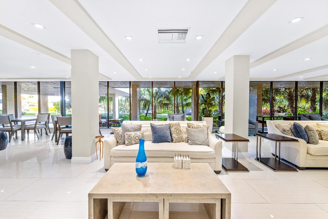 REGENCY HIGHLAND CLUB CONDO - Residential