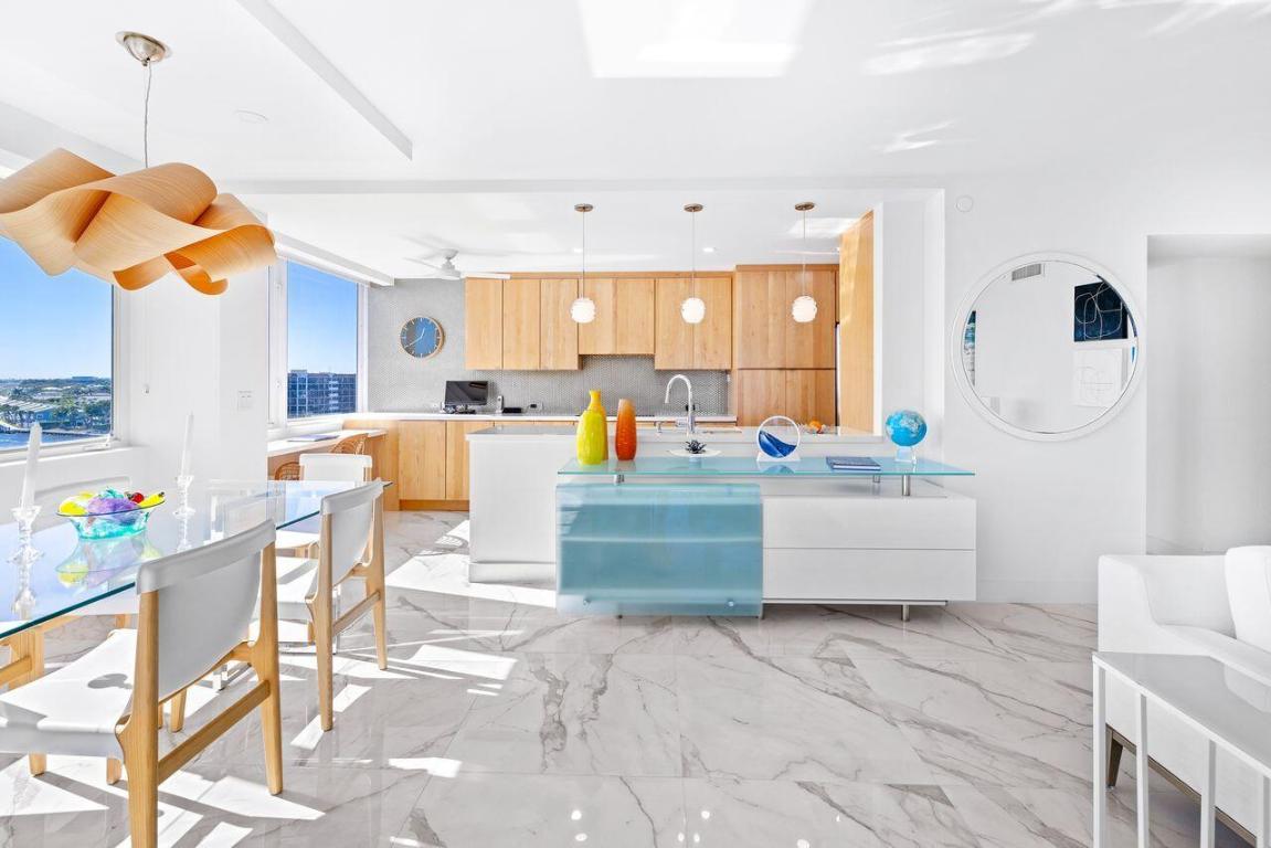 REGENCY HIGHLAND CLUB CONDO - Residential