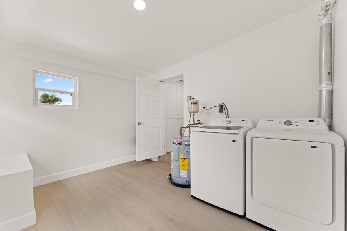 PALM BEACH CABANA COLONY - Residential