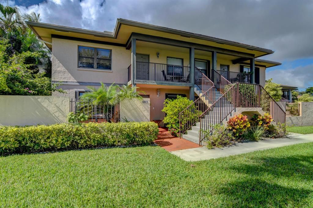 Photo of 3114 SW 20th Terrace #23b1, Delray Beach, FL 33445 (MLS # R10752094)